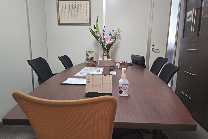 ALG探偵社札幌の応接室